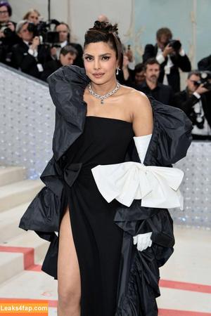 Priyanka Chopra photo #0054