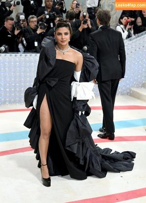 Priyanka Chopra photo #0057