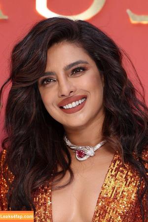 Priyanka Chopra photo #0132