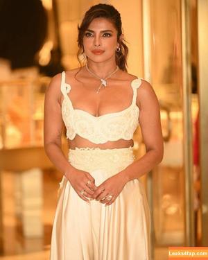 Priyanka Chopra photo #0220