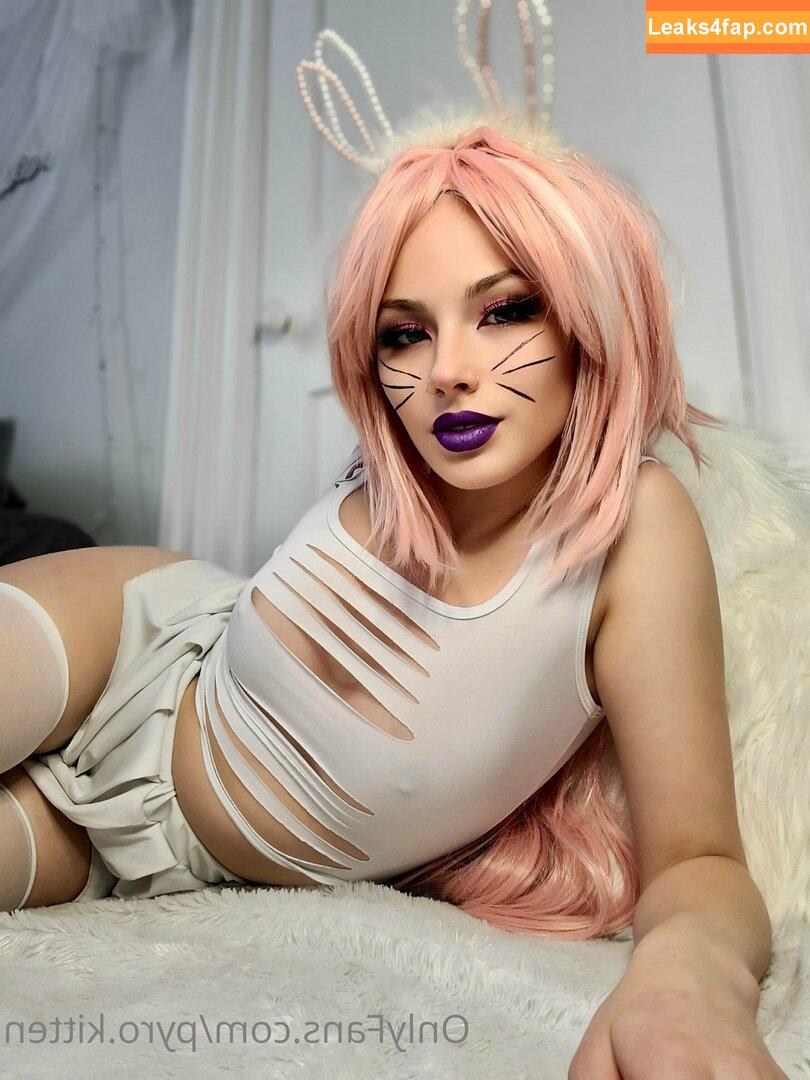 Pyro Kitten / its_pyro_kitten / pyro.kitten / pyrokitten leaked photo photo #0220