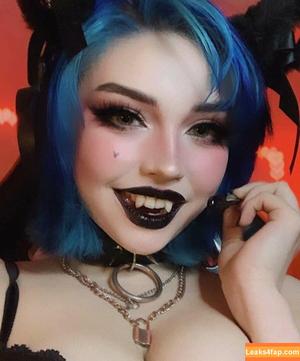 Queen Nephilim photo #0041