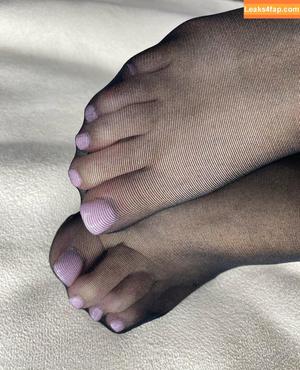 queen_of_feet3 photo #0043