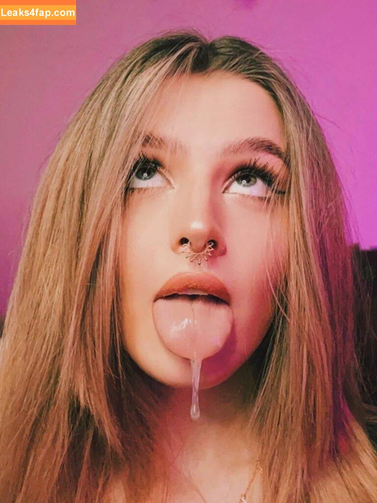 Queen_of_rainbow / rainbowqueenuwu leaked photo photo #0004