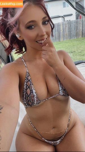 Queen Sylviemarie photo #0012