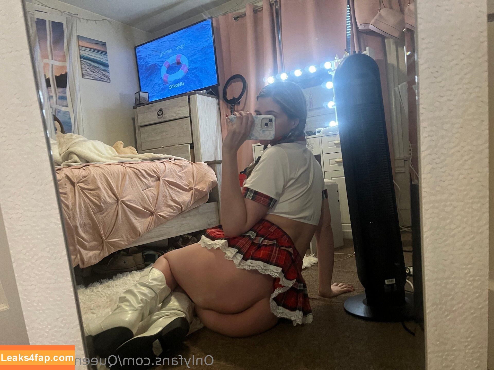 queenbaddie_20 / queenbaddie420 leaked photo photo #0015