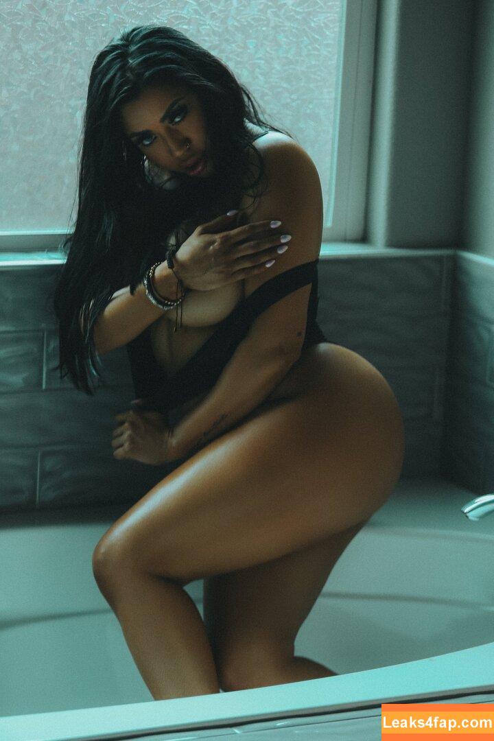 Queenbeeortega / queenbee_ortega leaked photo photo #0004
