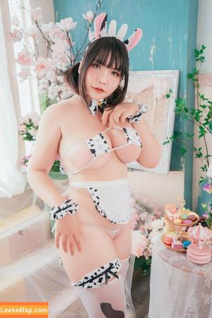 QueenieChuppy photo #0126