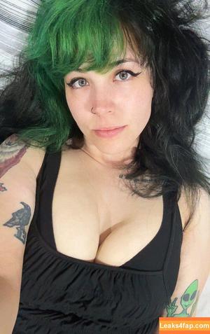 QueenKryptid photo #0006