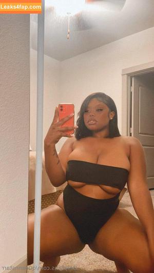 queennstarr photo #0001