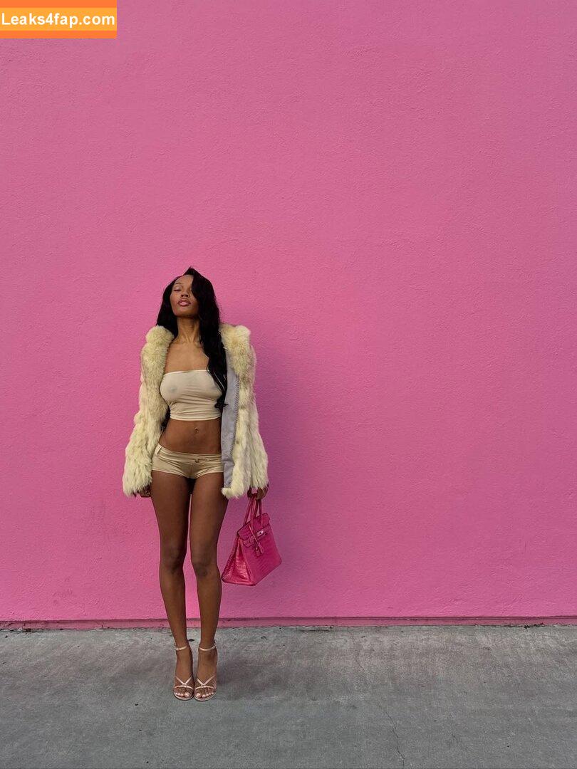 Quenlin Blackwell / quenblackwell / quensfurniturestore leaked photo photo #0208