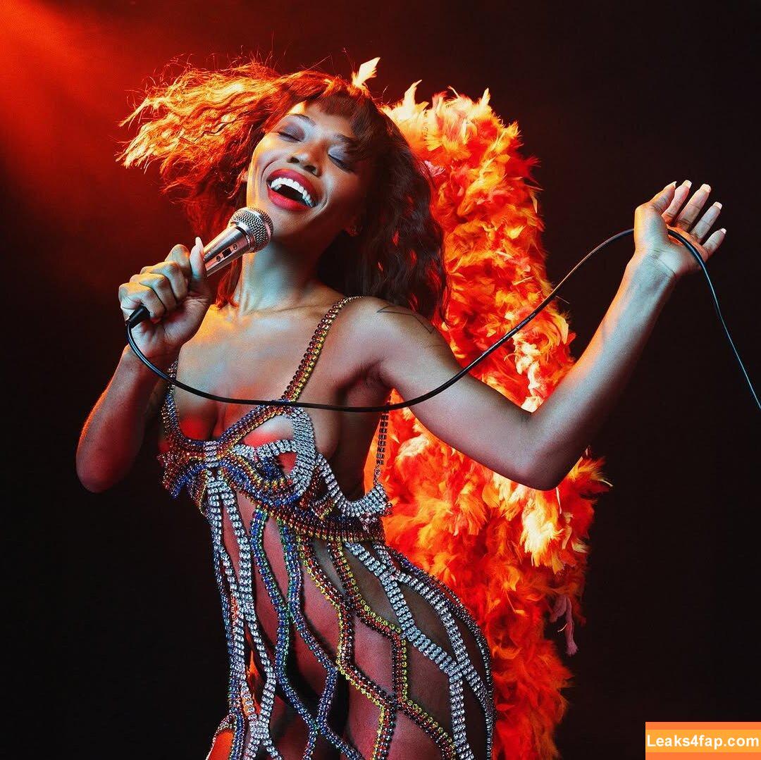 Quenlin Blackwell / quenblackwell / quensfurniturestore leaked photo photo #0218