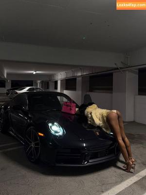 Quenlin Blackwell photo #0214