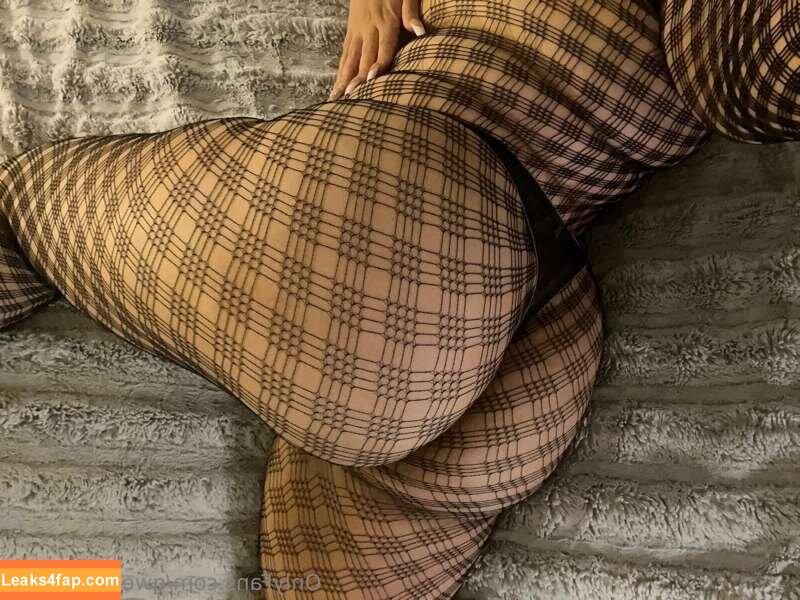 qweeniesw0rld / Qweenie / Qweeniesworld_ leaked photo photo #0050