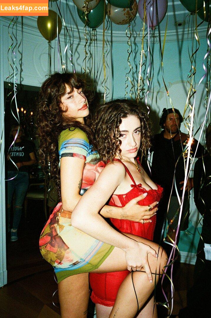 Rachel Anne Sennott / treaclychild leaked photo photo #0659