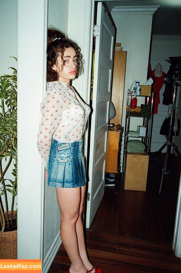 Rachel Anne Sennott / treaclychild leaked photo photo #0662