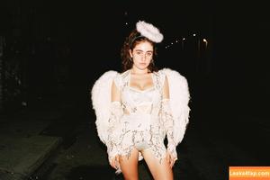 Rachel Anne Sennott фото #0003