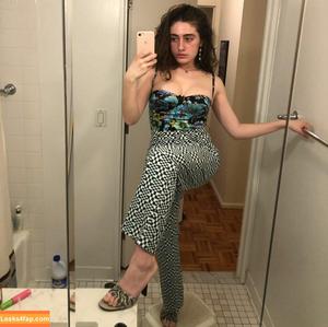 Rachel Anne Sennott фото #0025