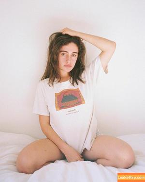 Rachel Anne Sennott фото #0050