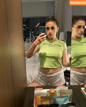 Rachel Anne Sennott фото #0073