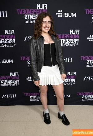 Rachel Anne Sennott фото #0095