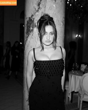 Rachel Anne Sennott фото #0113