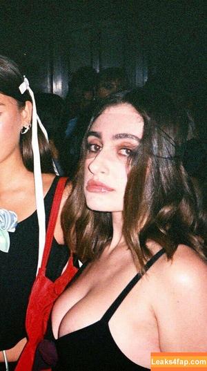 Rachel Anne Sennott фото #0180