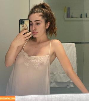 Rachel Anne Sennott фото #0206