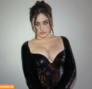 Rachel Anne Sennott фото #0258