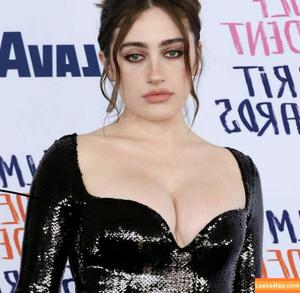 Rachel Anne Sennott фото #0259