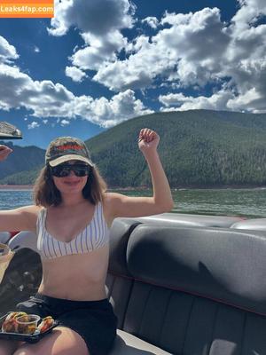 Rachel Anne Sennott photo #0601