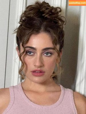 Rachel Anne Sennott photo #0611