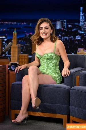 Rachel Anne Sennott photo #0631