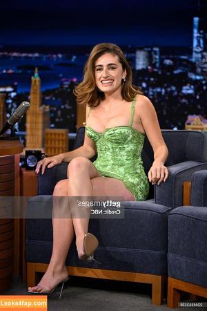 Rachel Anne Sennott photo #0642