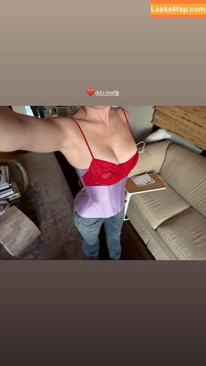 Rachel Anne Sennott photo #0658