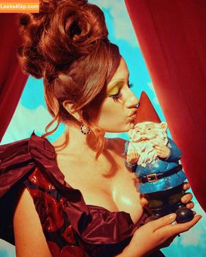 Rachel Anne Sennott photo #0683