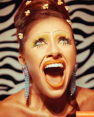 Rachel Anne Sennott photo #0684