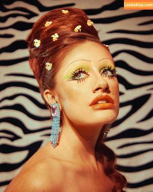 Rachel Anne Sennott photo #0685