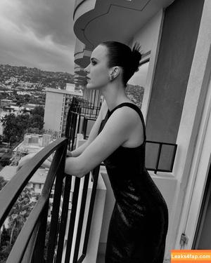 Rachel Brosnahan photo #0003