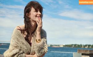 Rachel Brosnahan photo #0005