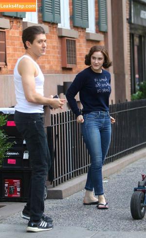 Rachel Brosnahan photo #0069