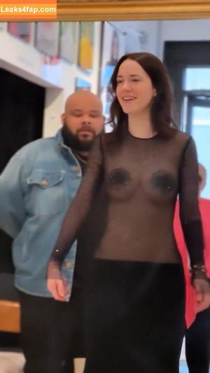 Rachel Brosnahan photo #0131