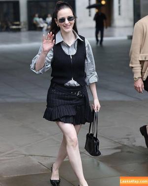 Rachel Brosnahan photo #0640