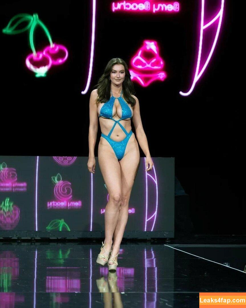 Rachel Michelle / Beautyandbrainswithatwist / rachellemichelle leaked photo photo #3405