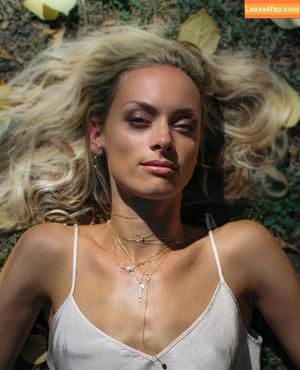 Rachel Skarsten photo #0007