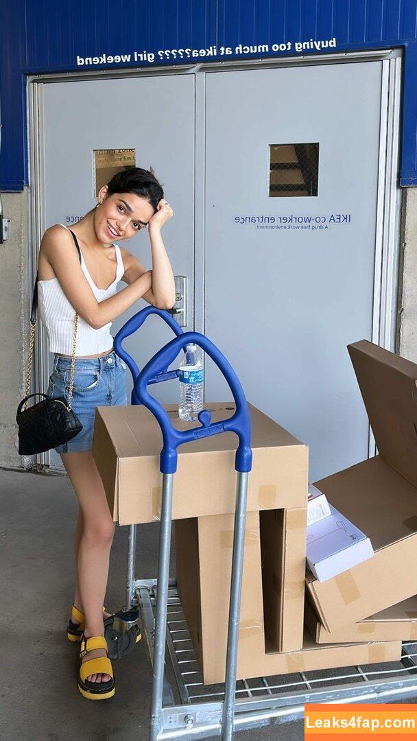 Rachel Zegler / rachelzegler / rachmariexoxo leaked photo photo #0232