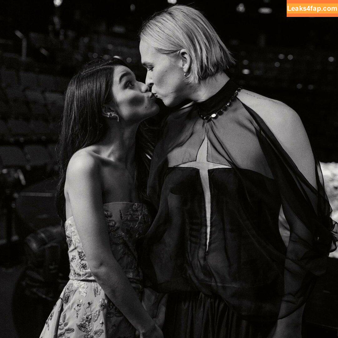 Rachel Zegler / rachelzegler / rachmariexoxo leaked photo photo #1095