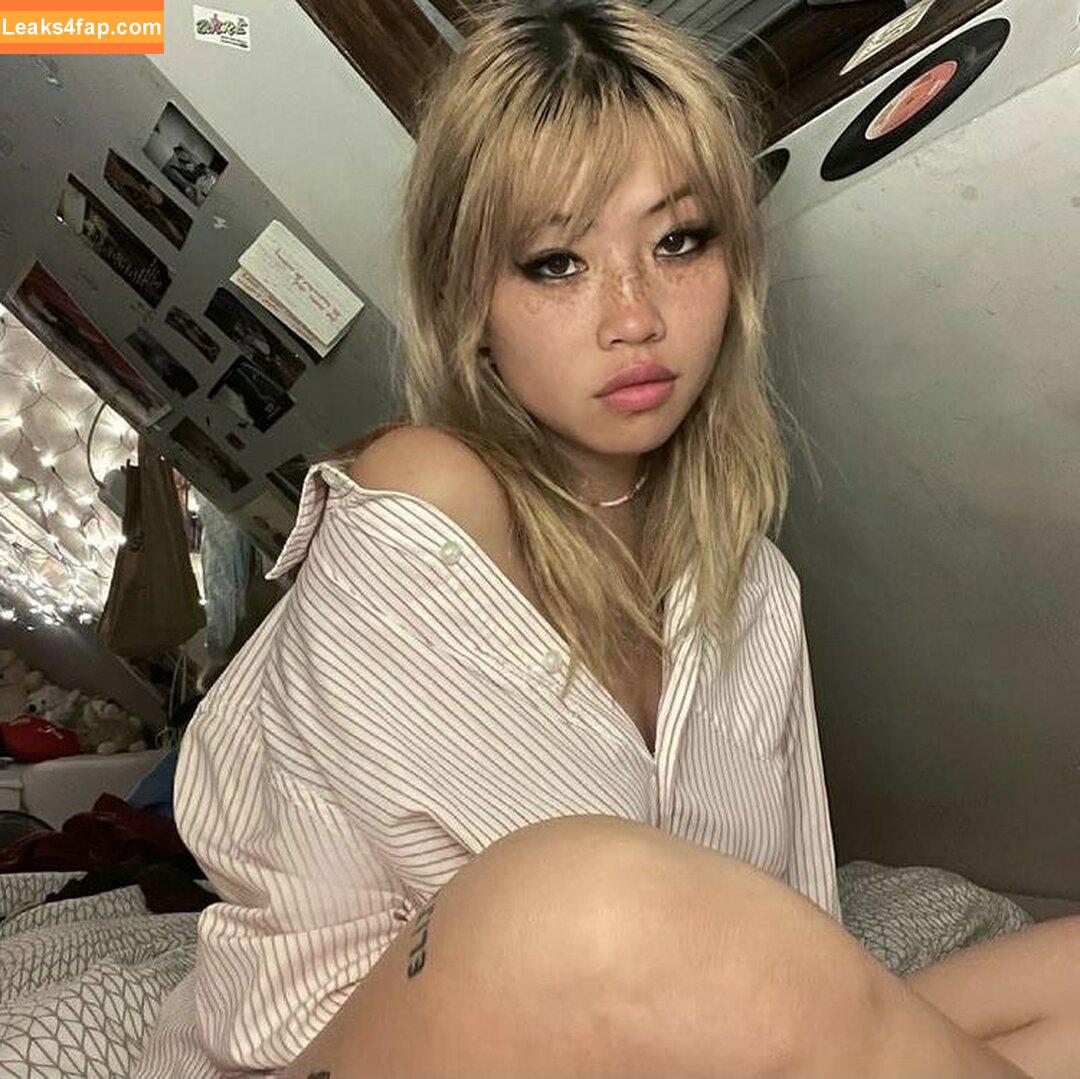 Radvxz / Beabadoobee leaked photo photo #0024