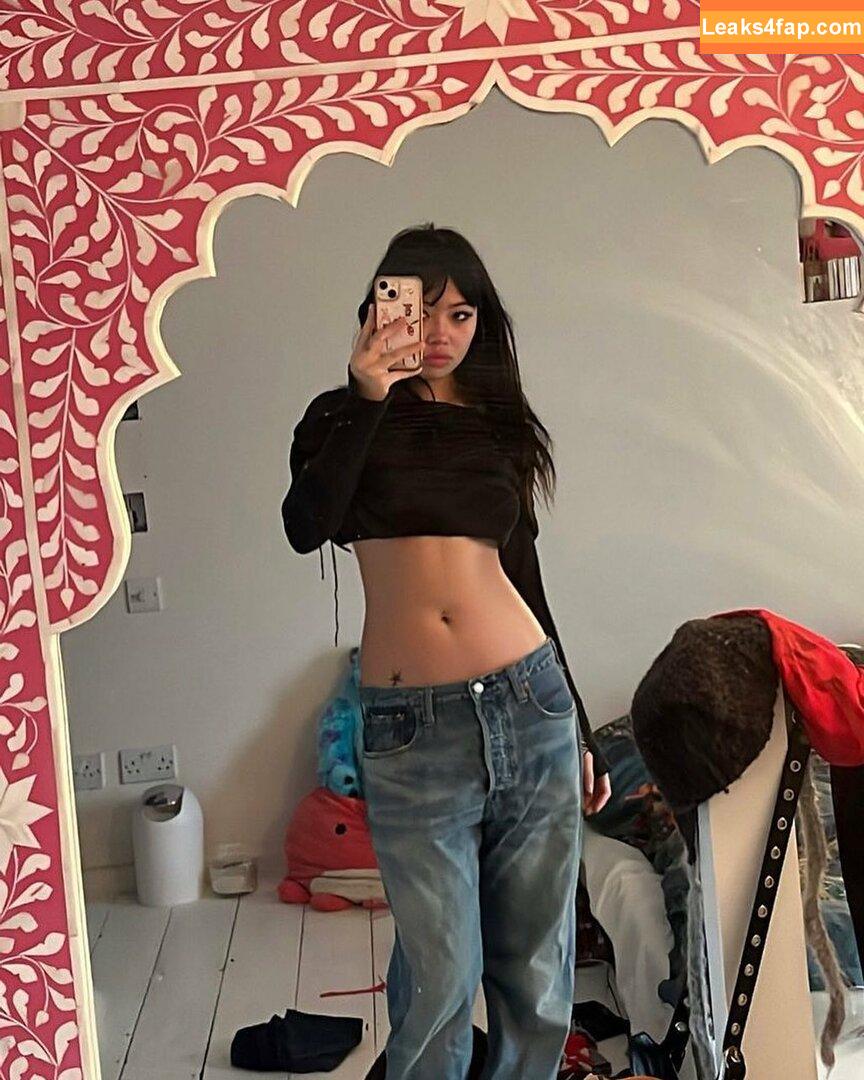 Radvxz / Beabadoobee leaked photo photo #0035