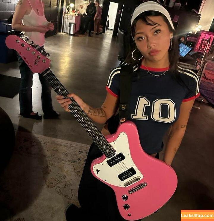 Radvxz / Beabadoobee leaked photo photo #0194